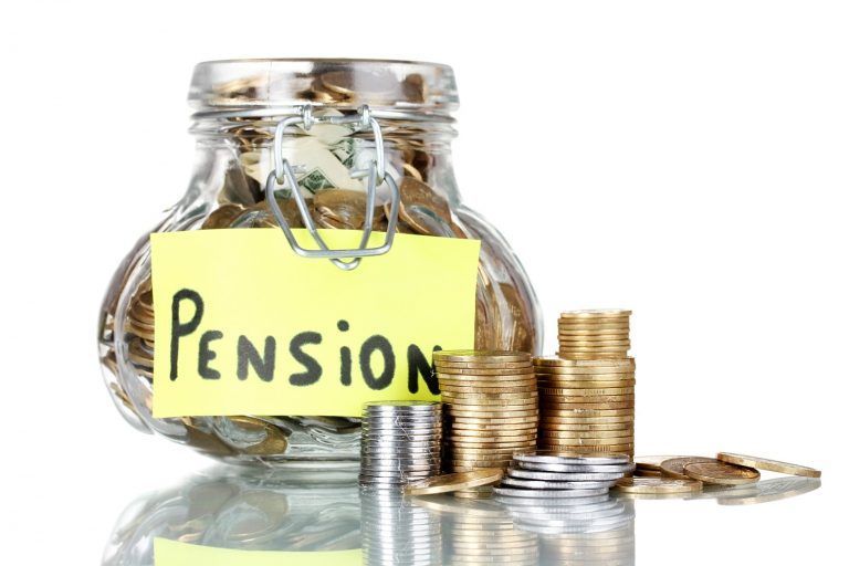 SON DEDUCIBLES LAS APORTACIONES A RESERVAS PARA FONDOS DE PENSIONES DE SOCIOS DE SOCIEDADES CIVILES?