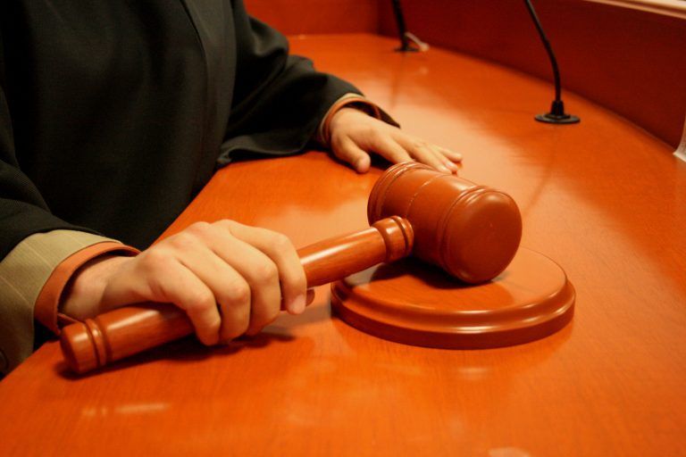 LA IMPROCEDENCIA DEL JUICIO DE NULIDAD POR INCOMPETENCIA MATERIAL DEL TRIBUNAL ADMINISTRATIVO NO VIOLA DERECHOS HUMANOS