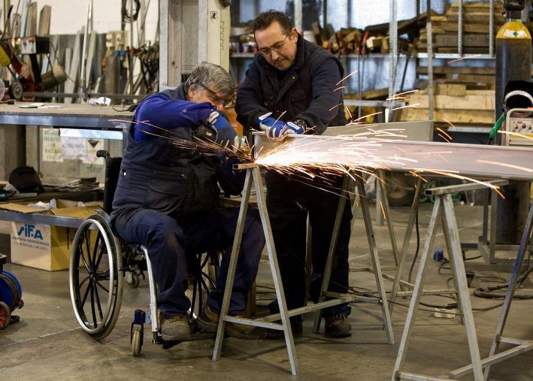 ESTIMULOS FISCALES RELACIONADOS CON LA CONTRATACIÓN DE TRABAJADORES DISCAPACITADOS