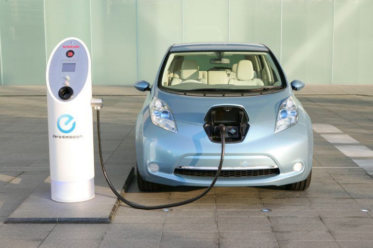 ESTÍMULOS FISCALES RELACIONADOS CON AUTOMÓVILES ELECTRICOS