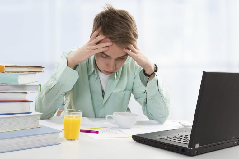 ¿CUÁL ES EL PROCEDIMIENTO PARA SOLICITAR LA E.FIRMA DE UN MENOR DE EDAD?